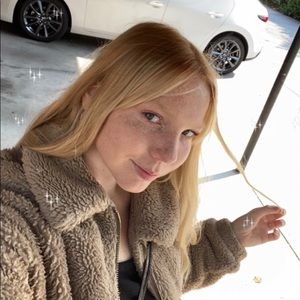 Meet your Posher, Alyssa